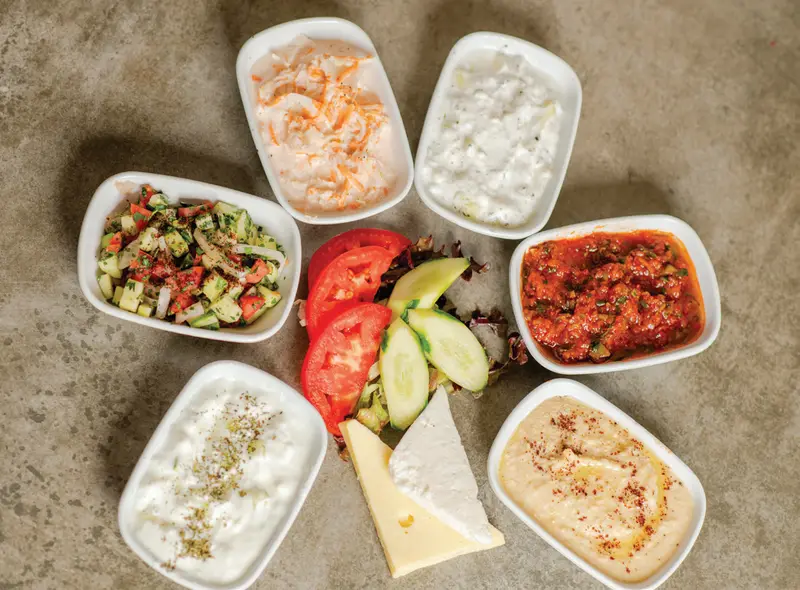 Akdeniz mezze tabağı